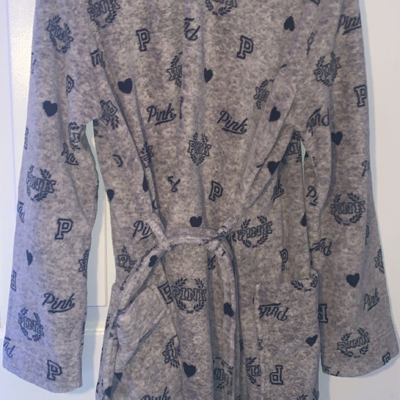 Short Pink Robe NWOT - Picture 2 of 3